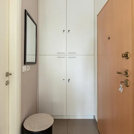 Lägenhet Awesome In With Kitchen