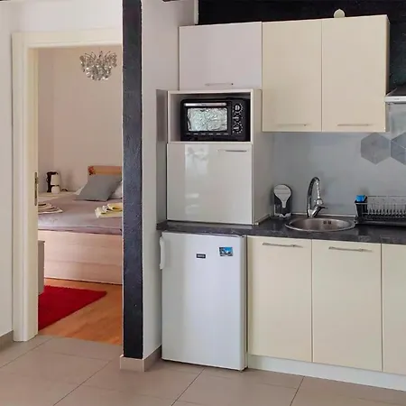 Daire Awesome In With Kitchen Zadar